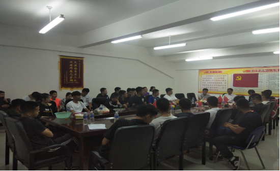 云顶国际举行考研和考选调生经验交流会